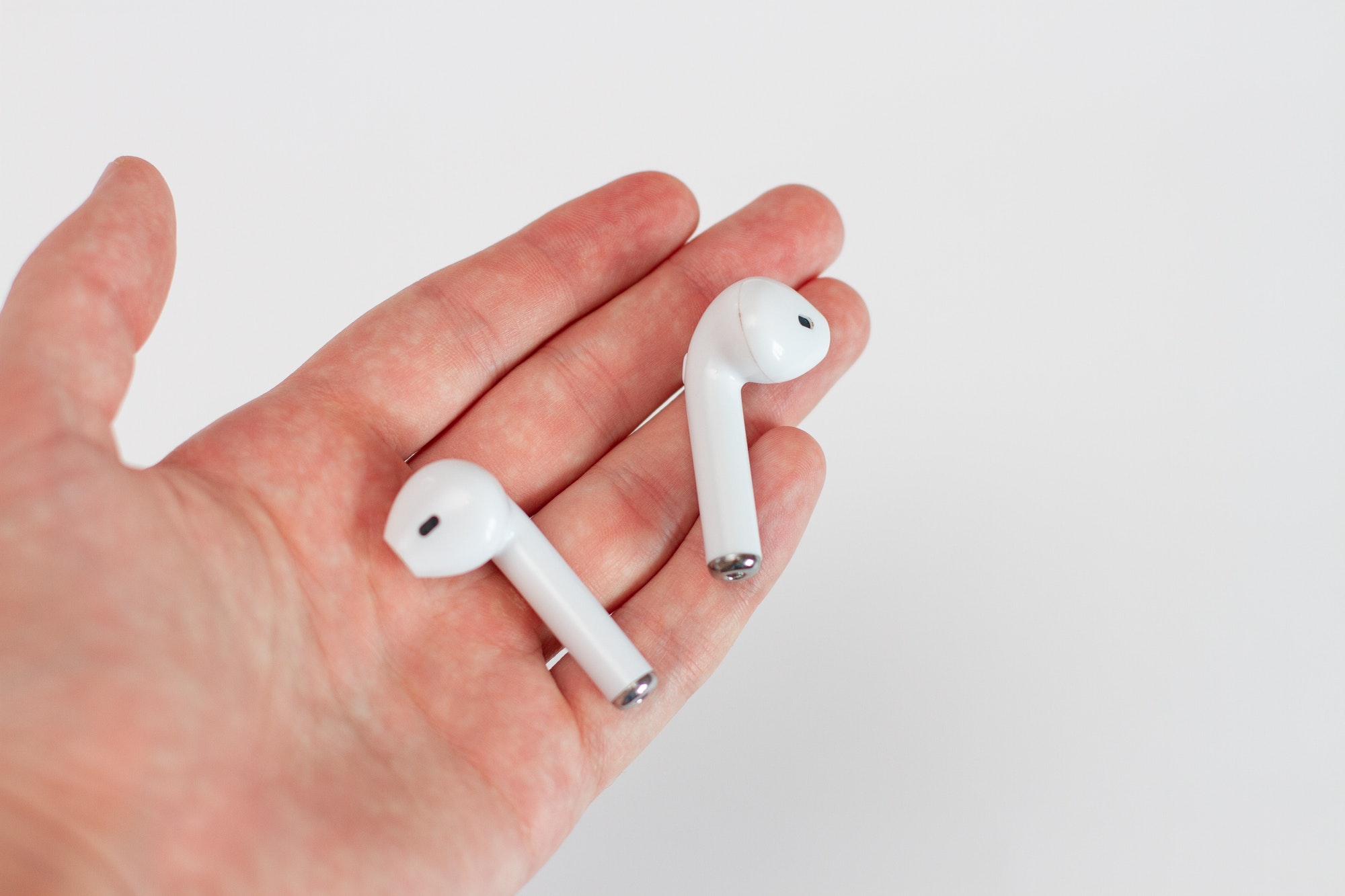 5 Useful Tips For Cleaning Earbuds